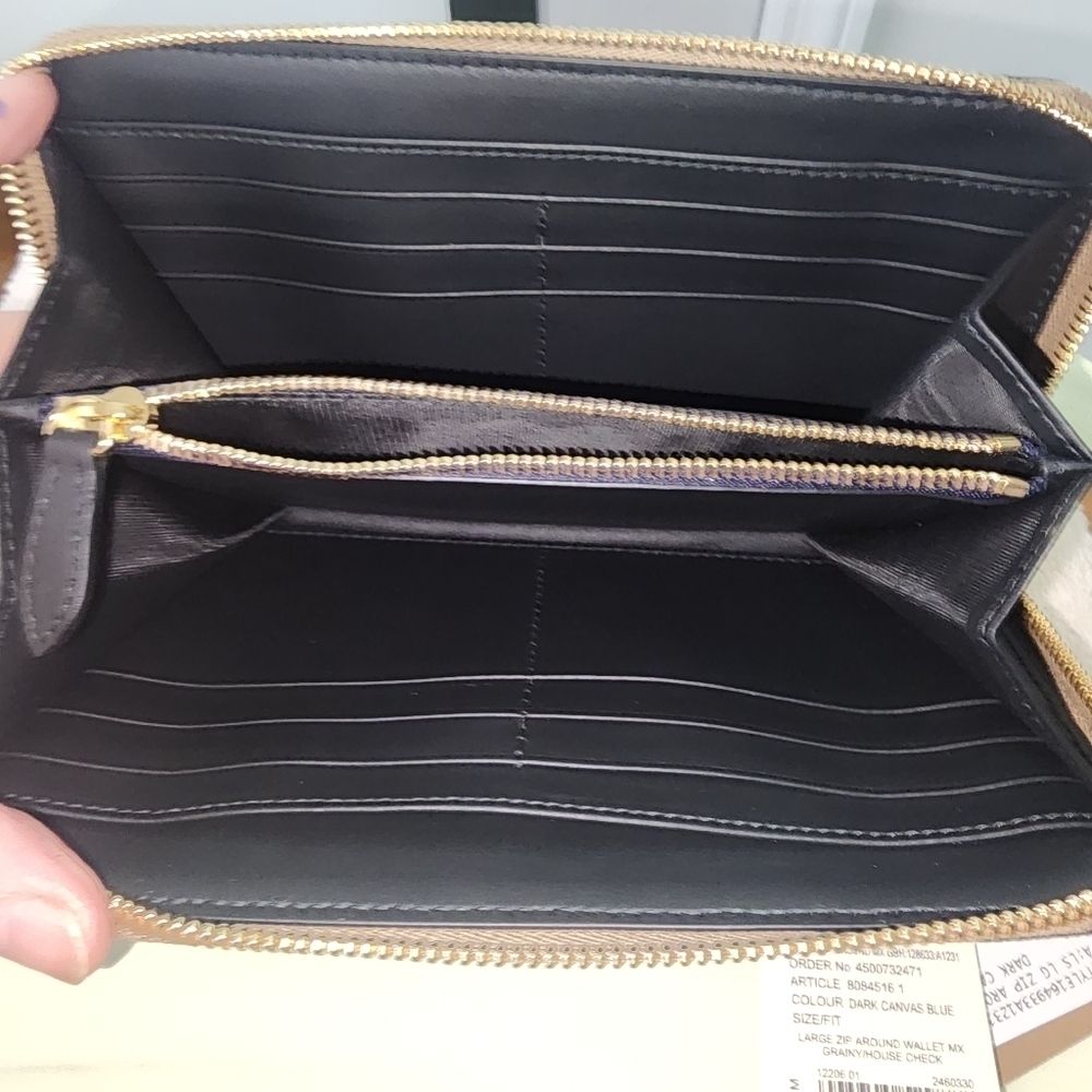 BURBERRY Check Large Zip Around Wallet NWT in Navy Dark Blue - Picture 2 of 6